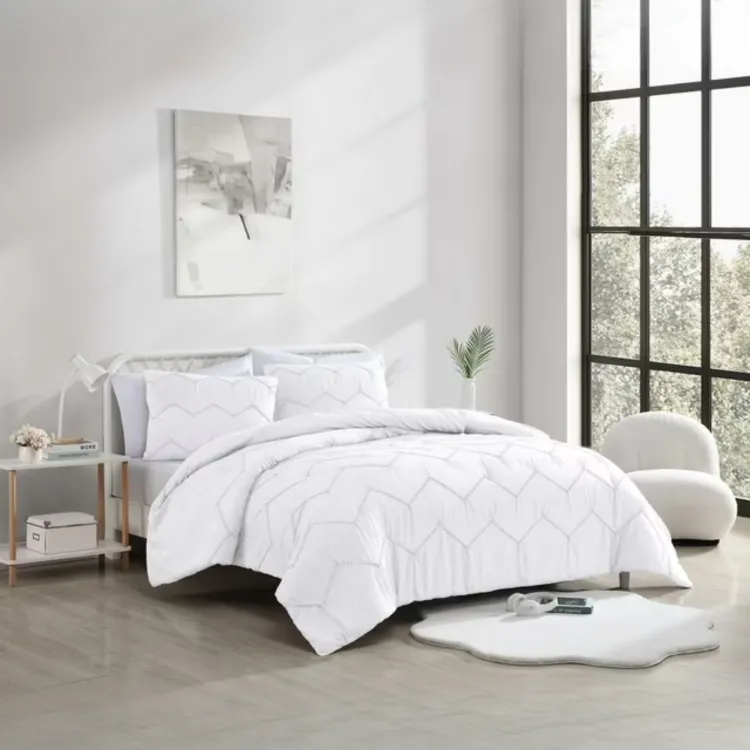 White Somerset Comforter